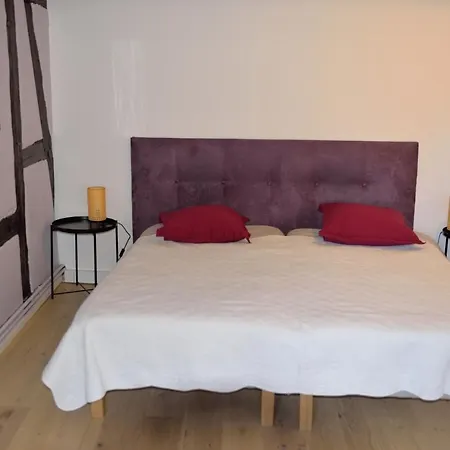 Chez Cecile Chez Le Vigneron Bed & Breakfast