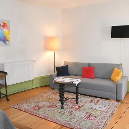 Chez Cecile Chez Le Vigneron Bed & Breakfast *